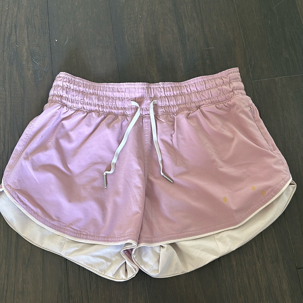 Lululemon “Choose a Side Short” Size 6